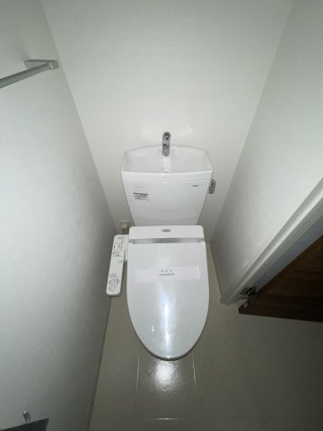 トイレ　※別のお部屋の参考写真になります