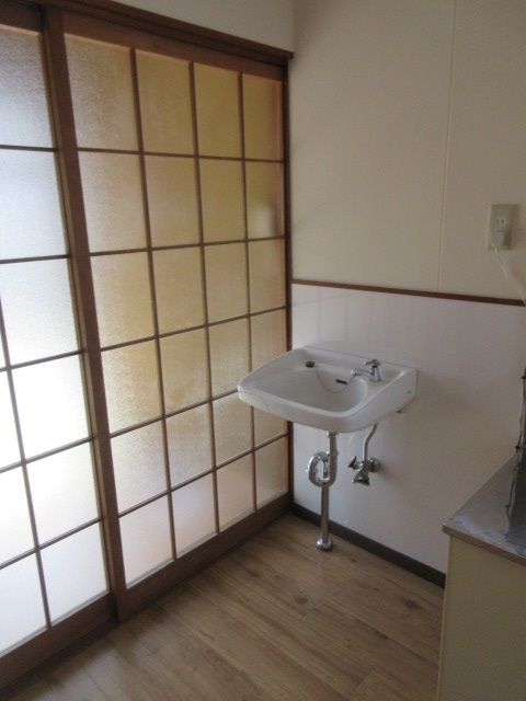 女布83-2 貸家の内装写真