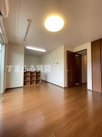 居室・リビング　同仕様　同施工会社　リビング（反転の場合あり）