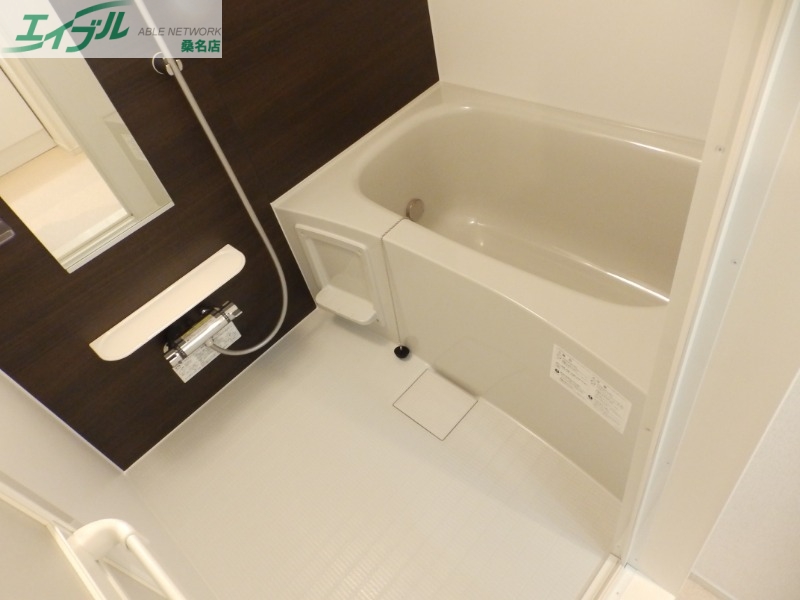 バス・シャワールーム　同物件別部屋のお写真です。