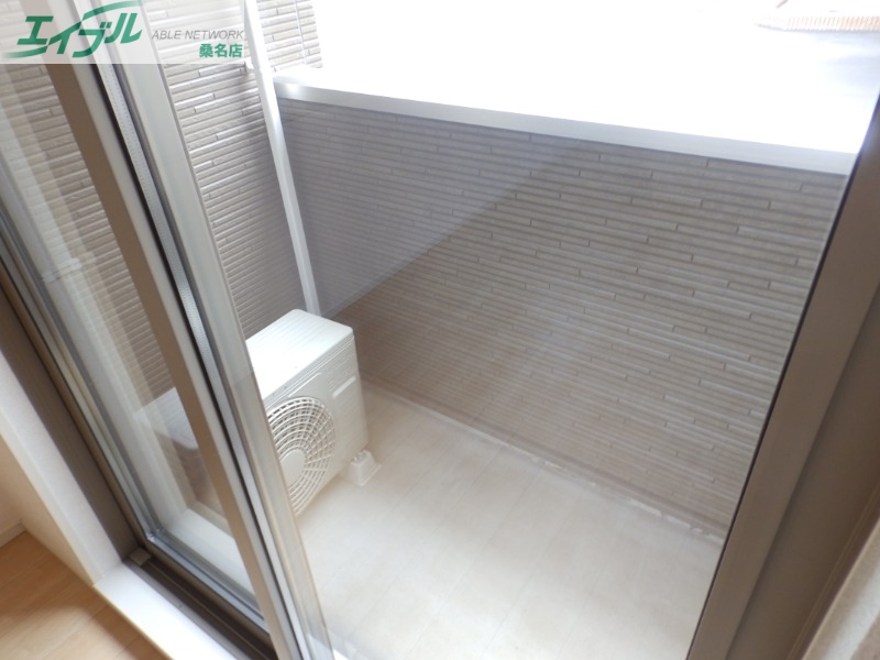 バルコニー　同物件別部屋のお写真です。