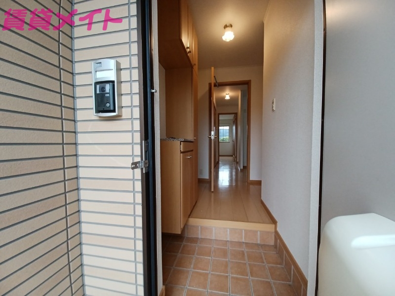 玄関　同型タイプのお写真です。
