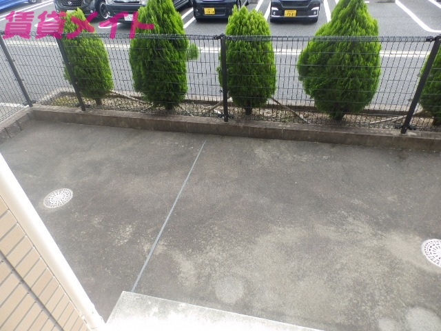 庭　同型タイプのお写真です。