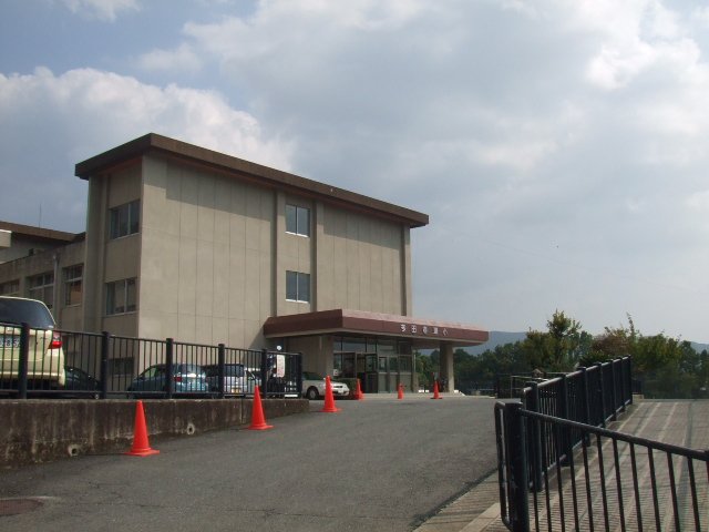 小学校　川西市立多田東小学校（小学校）まで206m