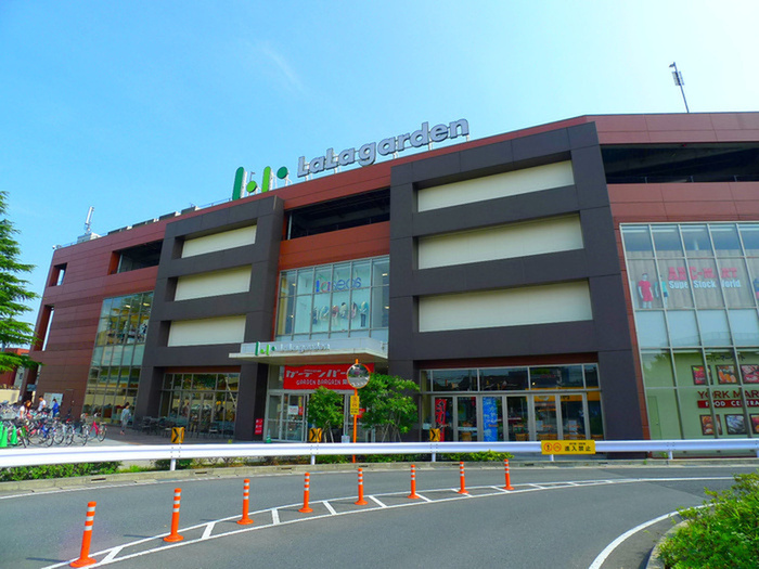 ショッピングセンター　ララガーデン川口（ショッピングセンター）まで450m
