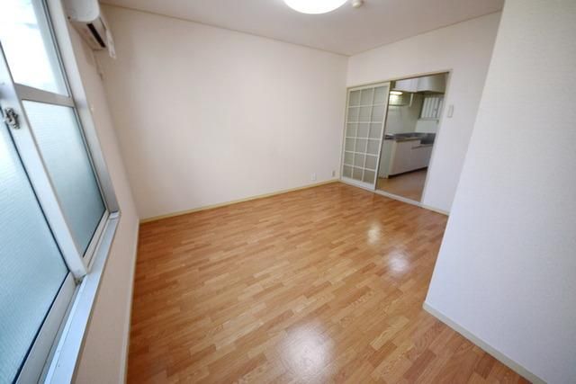 居室・リビング　★きれいなフローリングです★