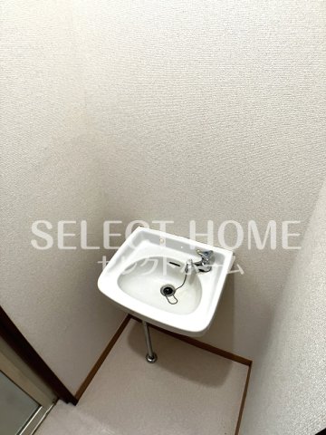 洗面設備　独立洗面台あり、毎朝おしゃれに忙しい女性の方におすすめです