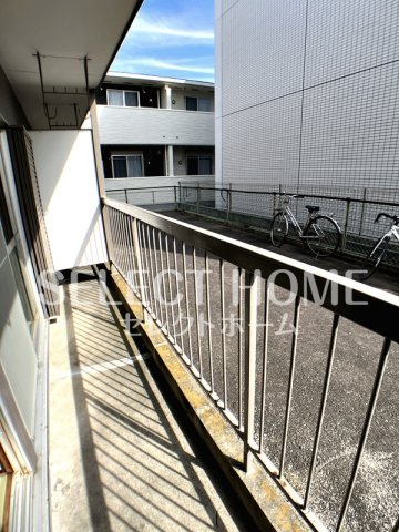 バルコニー　陽当たり良好なバルコニーです