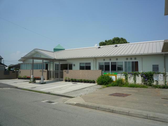 幼稚園・保育園　認定こども園すくすく（幼稚園・保育園）まで483m