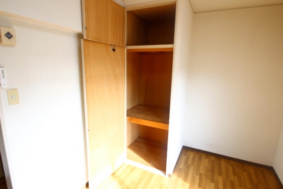 収納　※別の部屋の写真です。