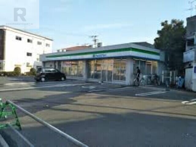 コンビニ　ファミリーマート東大阪菱屋東店（コンビニ）まで136m