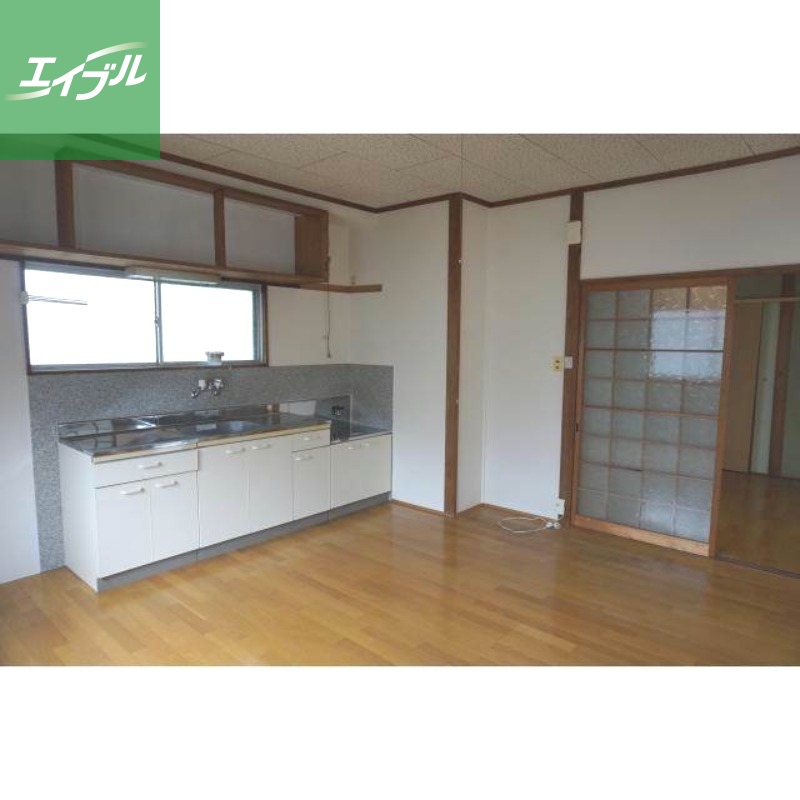 キッチン　※別号室の写真になります。