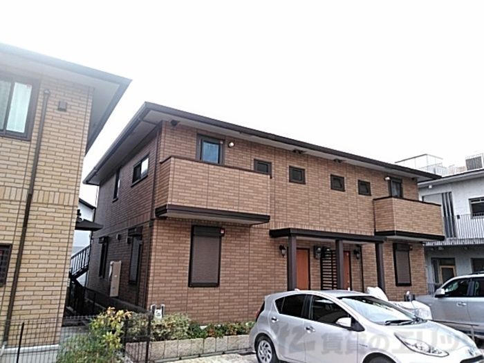 建物外観　駐車場