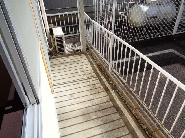バルコニー　簡単な家庭菜園も楽しめるお庭です