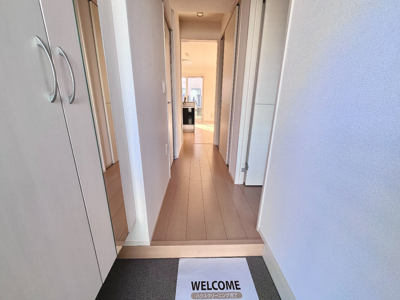 玄関　玄関部分・シューズボックス付きです♪