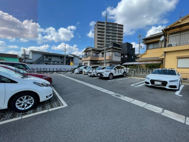 駐車場　駐車場に車を止められます
