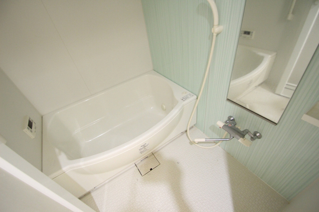 バス・シャワールーム　※同号室の別階のお写真です