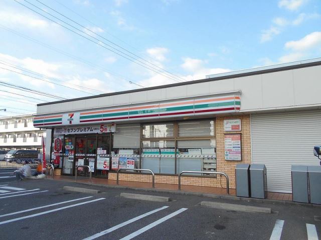 コンビニ　セブンイレブン（コンビニ）まで400m
