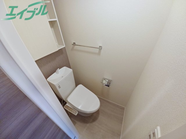 トイレ　同物件別室の画像です