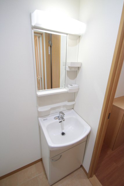 洗面設備　※別室の参考写真です。