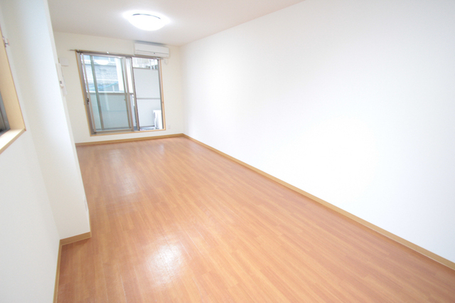 居室・リビング　※別室の参考写真です。