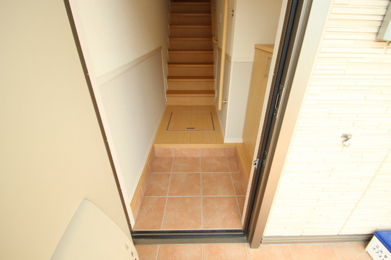 玄関　※別部屋の写真です