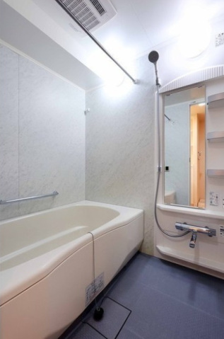 バス・シャワールーム　※別部屋の参考写真です。