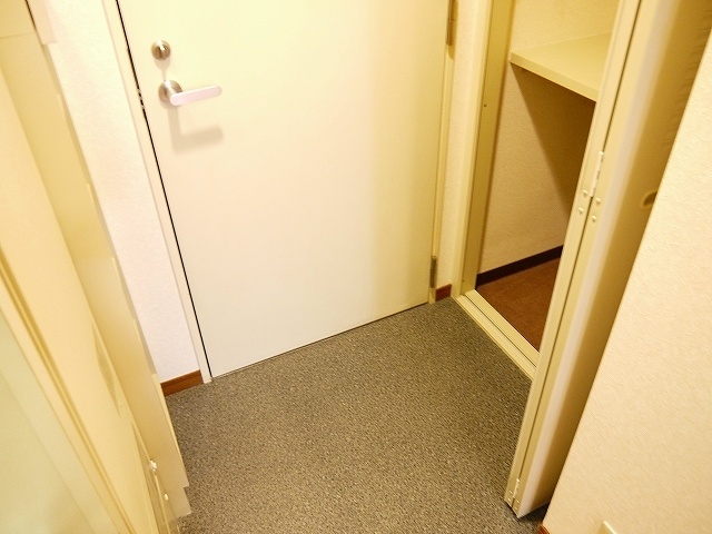 玄関　明るい玄関です