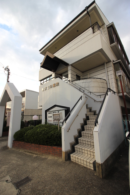 病院　巻野歯科医院（病院）まで61m