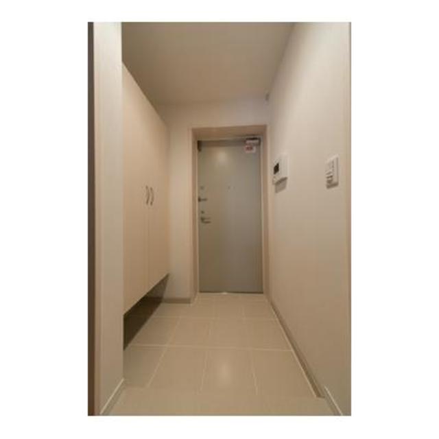 玄関　※写真は同タイプ住戸です。