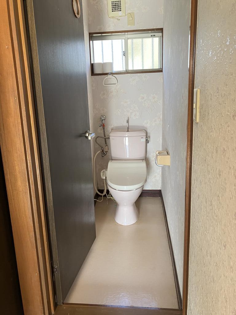 天野貸家のトイレ写真