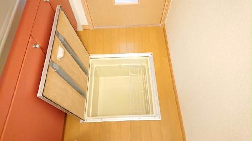 収納　台所にも床下収納がございます