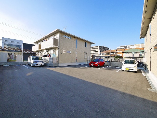 駐車場　駐車場完備です