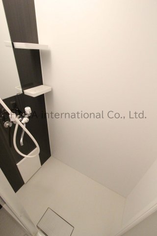 バス・シャワールーム　同アパートの参考写真です。