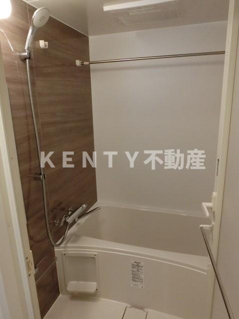 バス・シャワールーム　コンパクトで使いやすいお風呂です