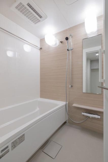 バス・シャワールーム　※同タイプ住戸です