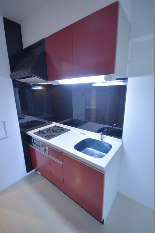 キッチン　グリル・コンロ付きのシステムキッチン。