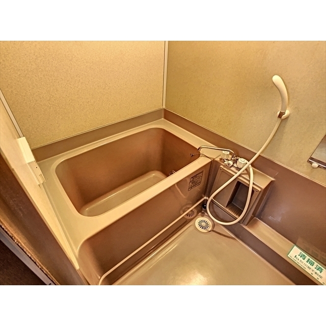 バス・シャワールーム　追焚き機能のお風呂でゆったり浸かれます