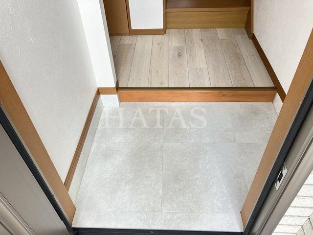 玄関　同物件別部屋です。
