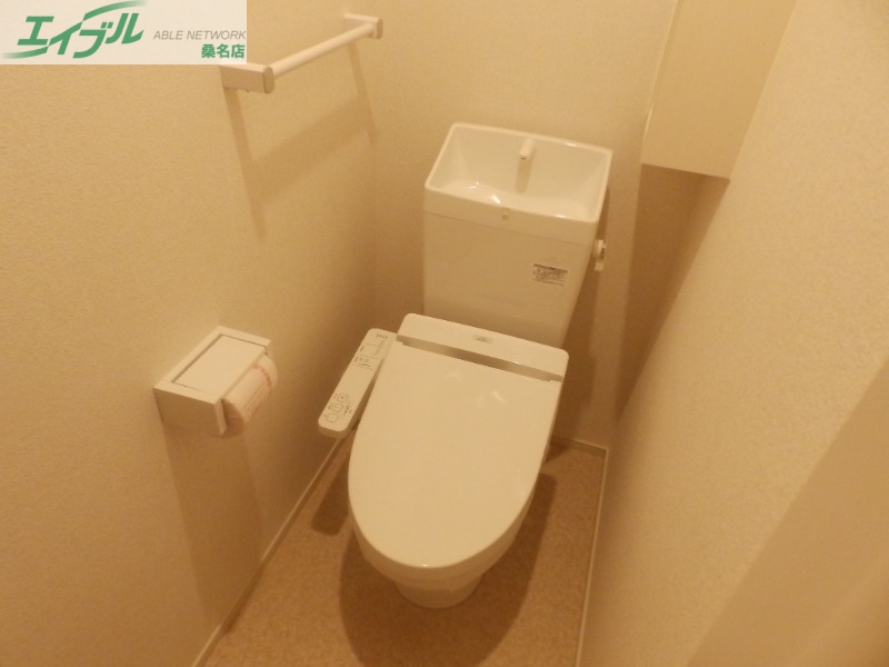 トイレ　同物件別室反転タイプ画像