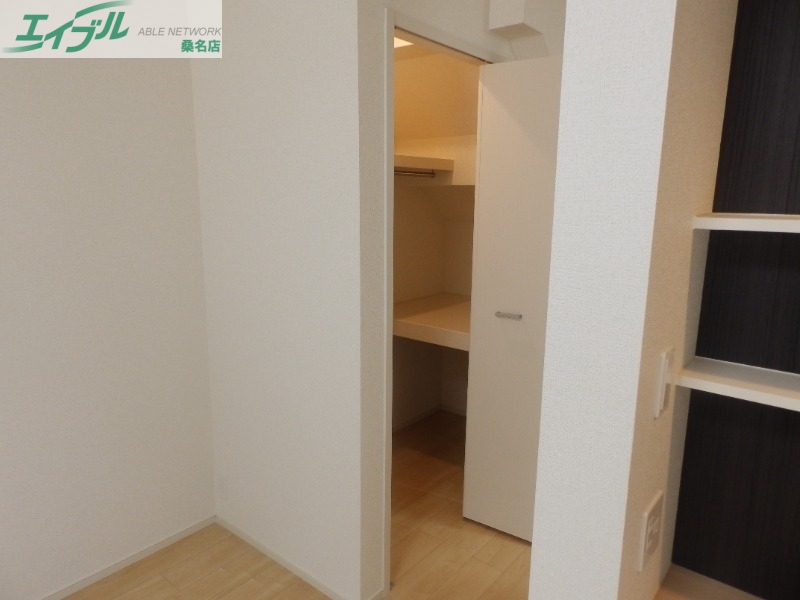 収納　同物件別室反転タイプ画像