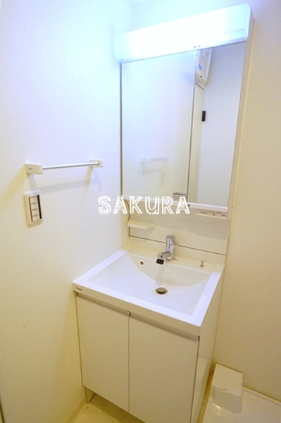 洗面設備　身支度に欠かせない独立洗面台♪