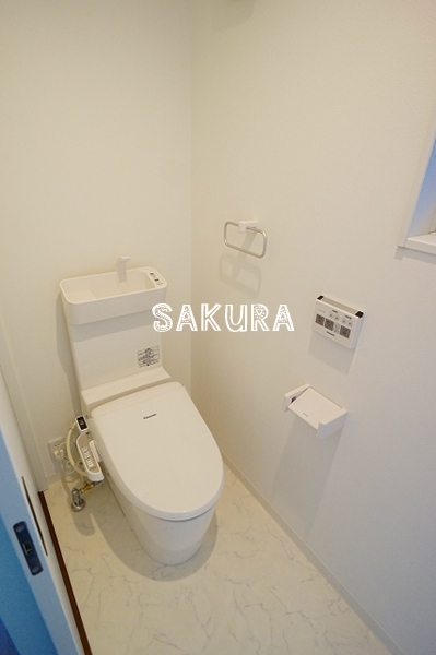 トイレ　嬉しい温水洗浄便座♪