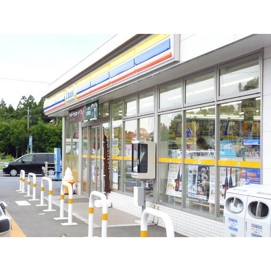 コンビニ　セブンイレブン（コンビニ）まで620m