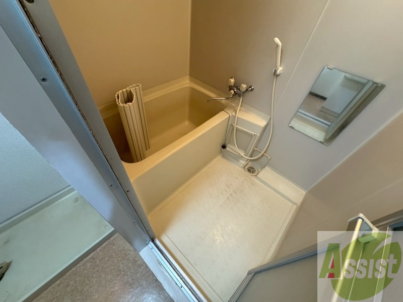 バス・シャワールーム　ユニットバスです。疲れを癒すのに欠かせませんね！