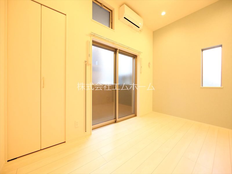 バルコニー　洋室6.4帖　ロフト6.2帖（収納にも寝室にも使えます）