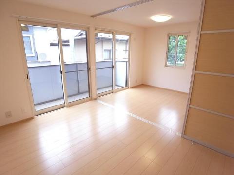 居室・リビング　室内