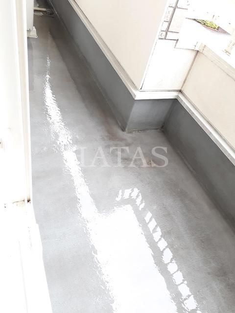 バルコニー　同物件別部屋です。