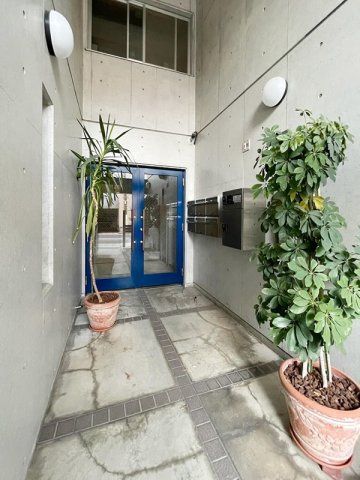 エントランス　文京区西片１