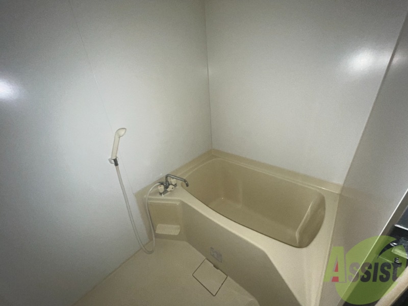 バス・シャワールーム　浴室はコチラになります。日々の疲れをいやしてください。